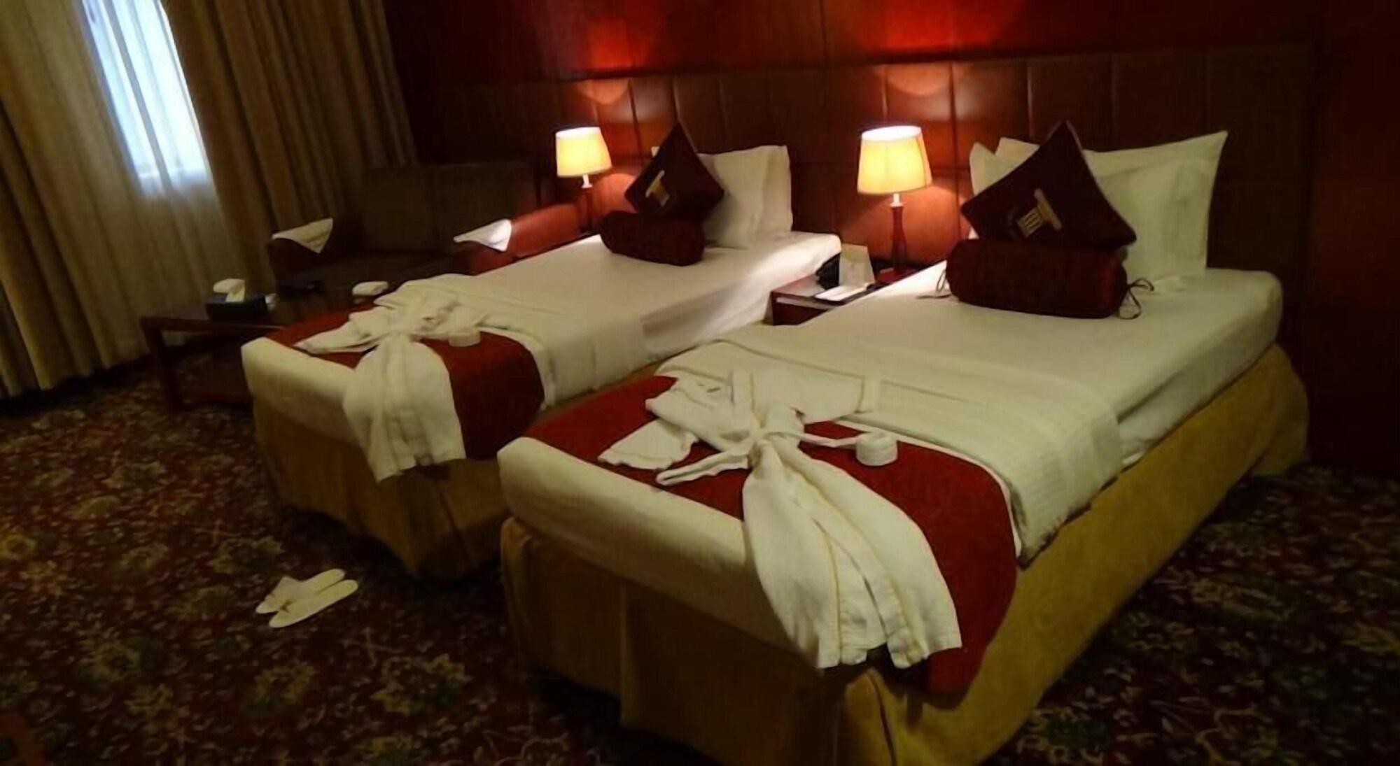 Shaza Regency Plaza Al Madinah Hotel Медина Екстериор снимка A room at the hotel