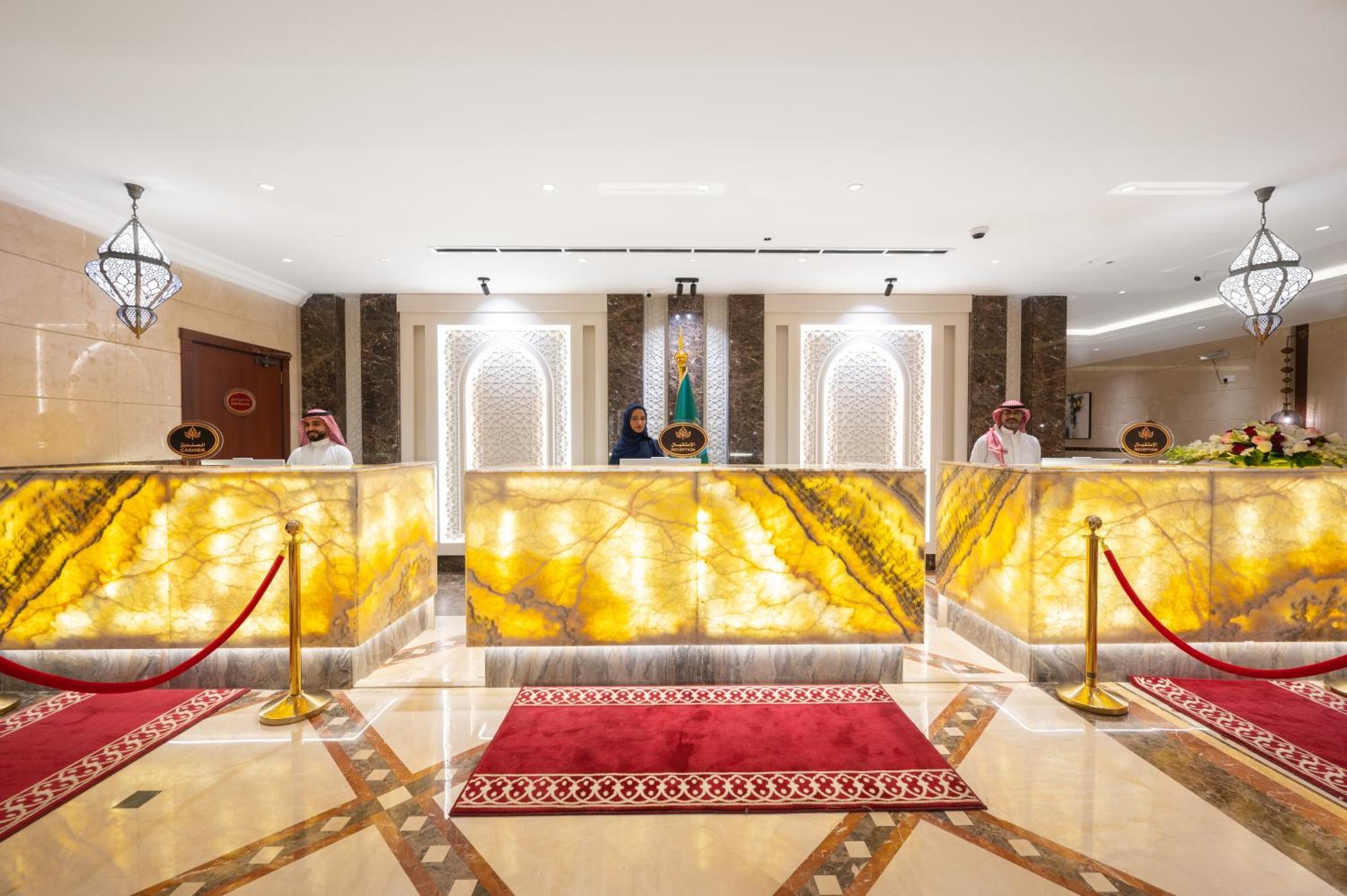Shaza Regency Plaza Al Madinah Hotel Медина Екстериор снимка The hotel's lobby