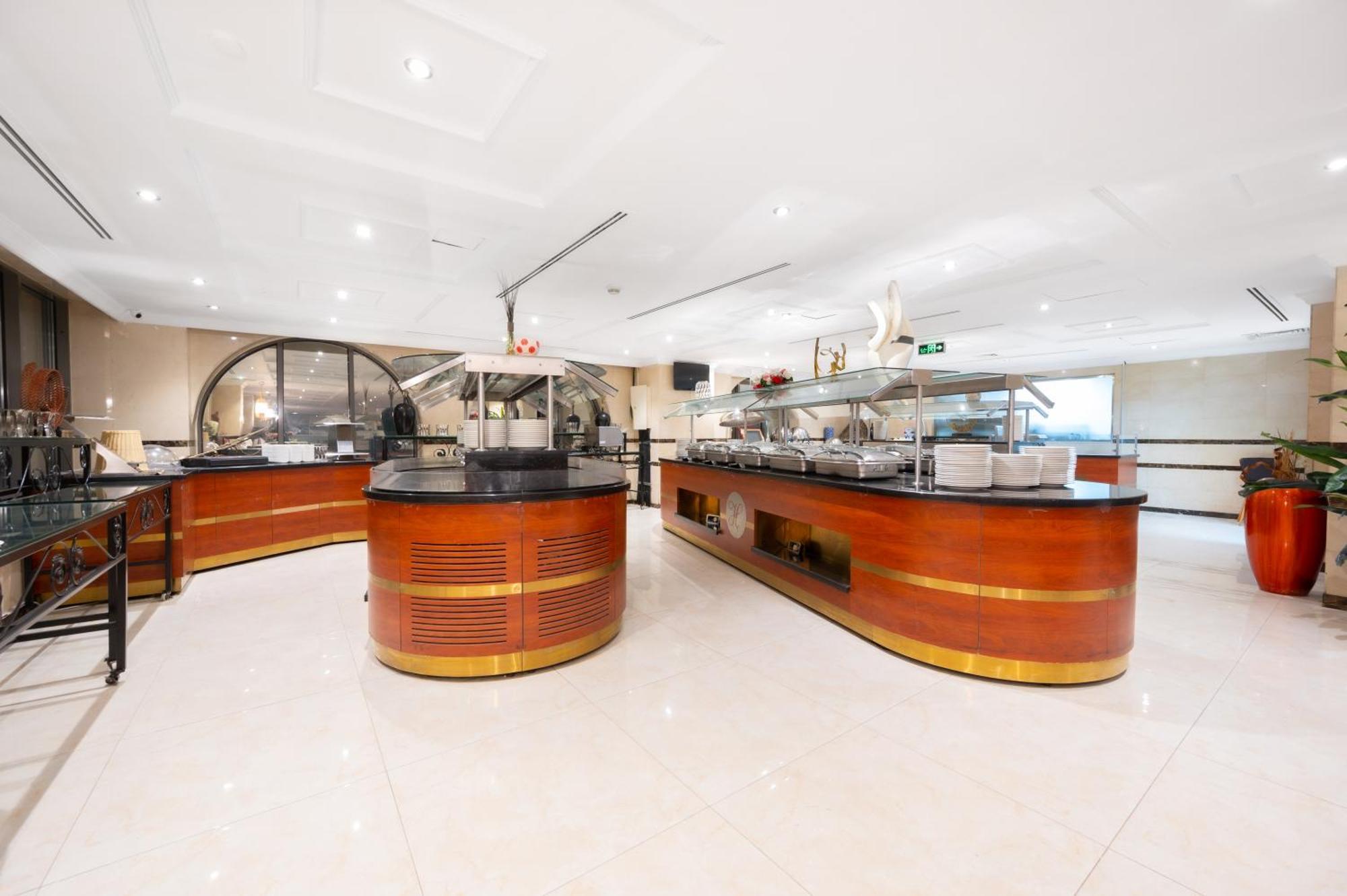 Shaza Regency Plaza Al Madinah Hotel Медина Екстериор снимка The buffet at the lounge