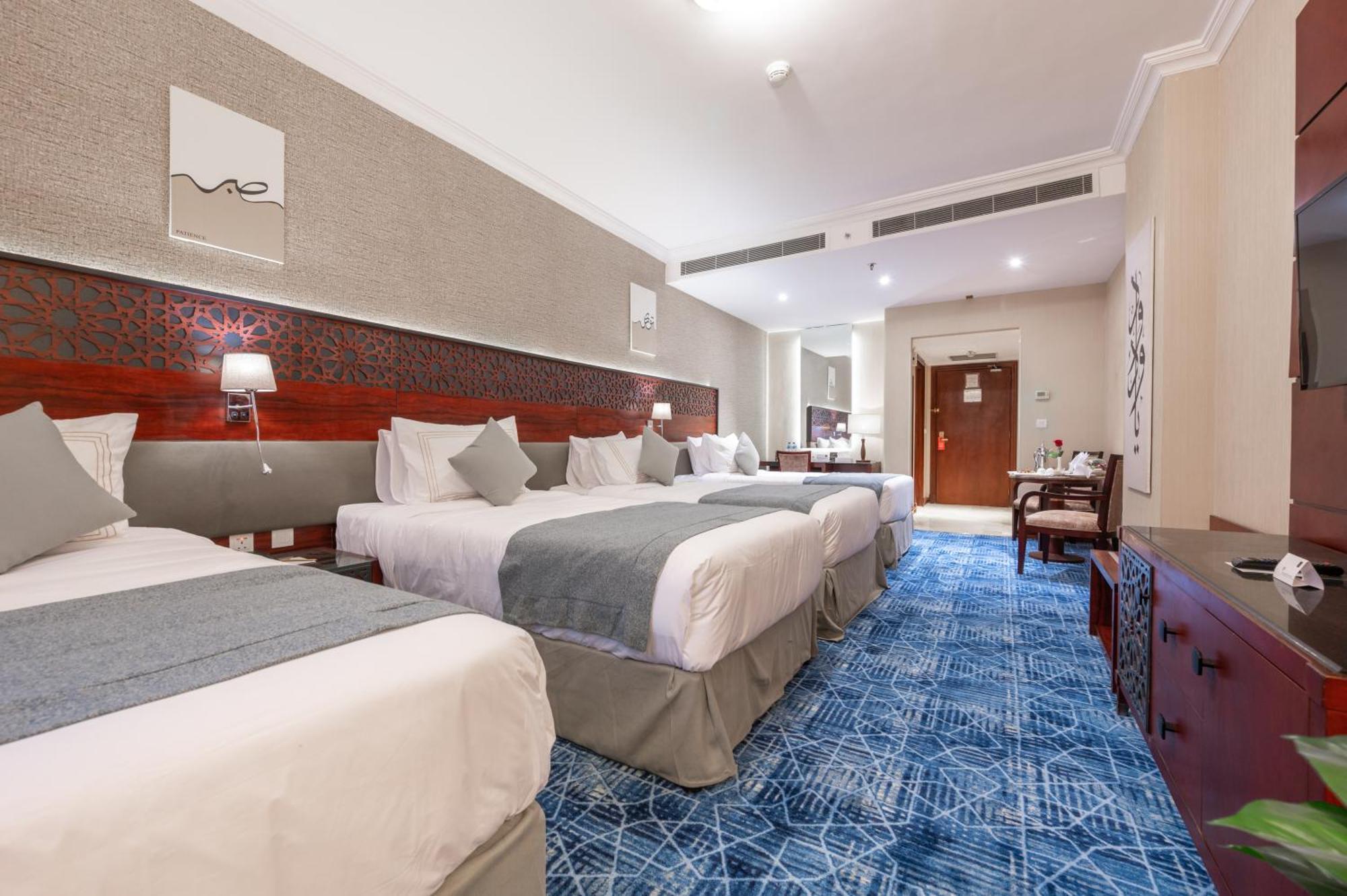 Shaza Regency Plaza Al Madinah Hotel Медина Екстериор снимка Family room