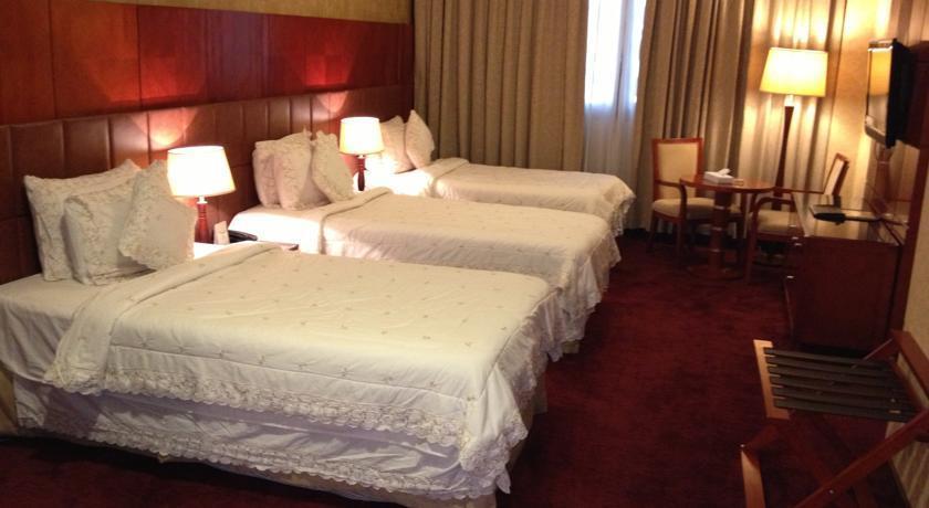 Shaza Regency Plaza Al Madinah Hotel Медина Екстериор снимка A room at the hotel