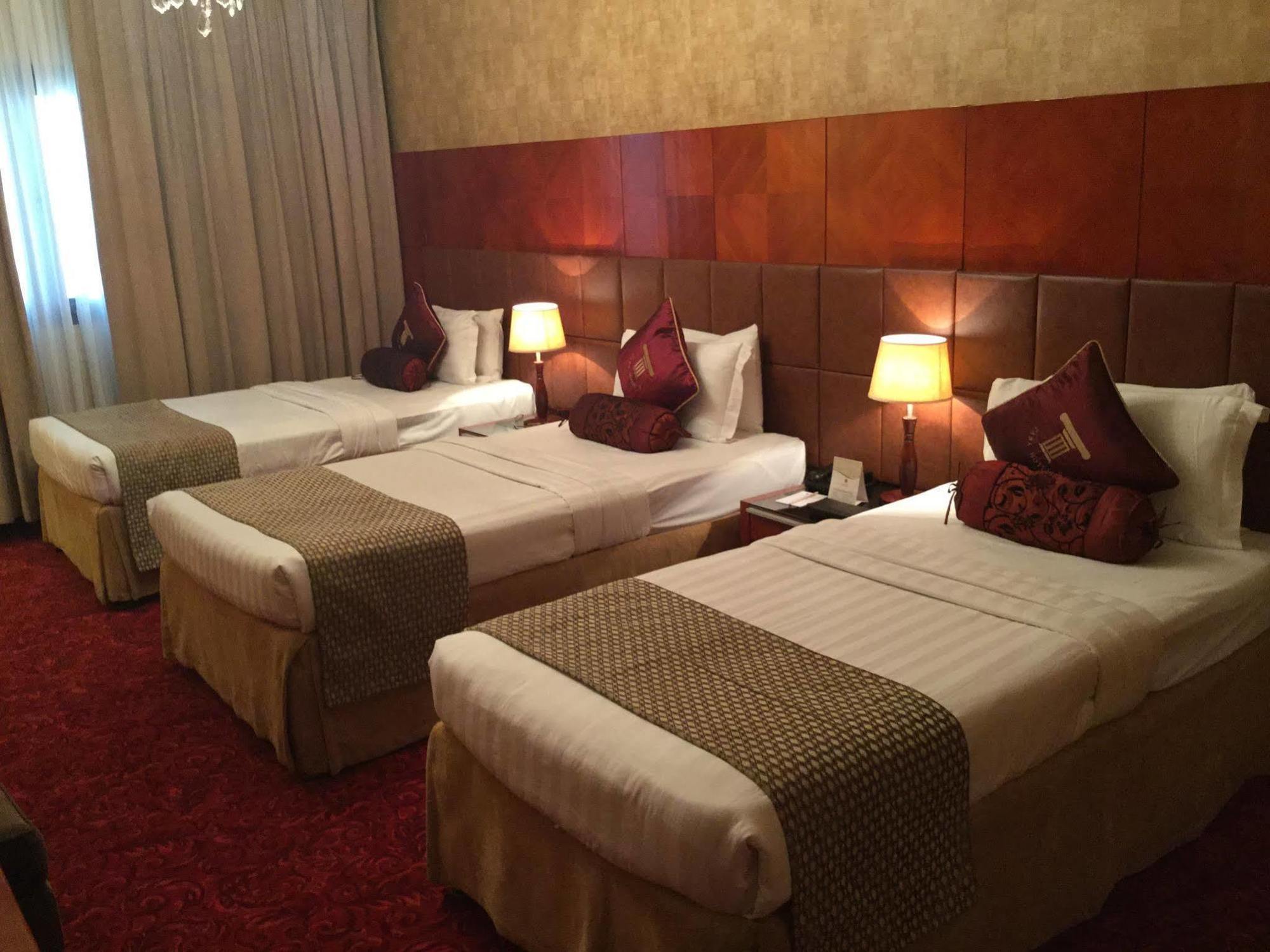 Shaza Regency Plaza Al Madinah Hotel Медина Екстериор снимка A room at the hotel